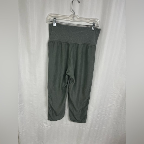 Lululemon Post  Power Crop
Earl Grey / Heathered Earl Grey - Picture 7 of 10